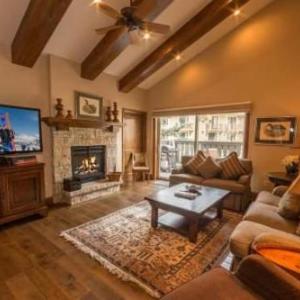 Condo with Onsite Pool & Hot Tub Free WiFi & Garage Parking