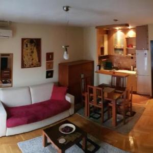 LUX Apartment A&M Netflix