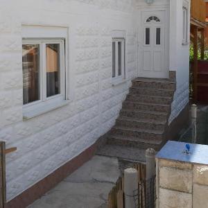Apartments with parking space Lopar Rab - 22579