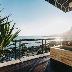 Chuanfanrock Haku Beach Days Inn
