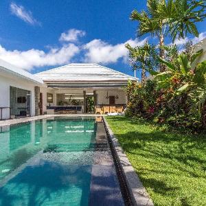 Villa Juna Serene 3BR Hideaway Seminyak