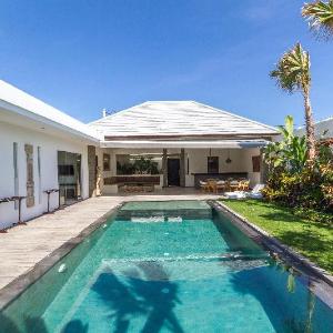 Villa Nala Tropical 3BR Oasis in Seminyak
