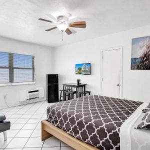 Cozy Apartment MIAMI BEACH 2min walk to the Beach