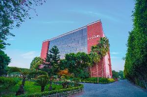 The Piccadily, Lucknow
