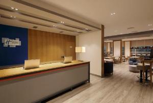 Holiday Inn Express Pune Pimpri, Pune