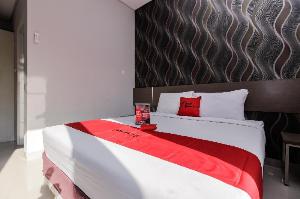 RedDoorz near Goa Sunyaragi, Cirebon