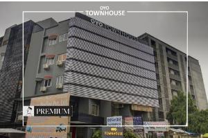 OYO Townhouse 165 Netaji Road, Ahmedabad