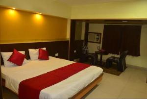 Hotel Poonam, Raipur