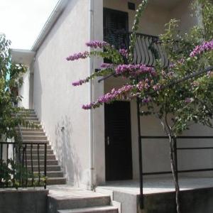 Apartments with parking space Supetar Brac - 14292