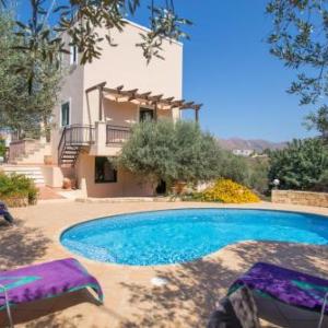 Chorafakia Villa Sleeps 6 Pool Air Con WiFi