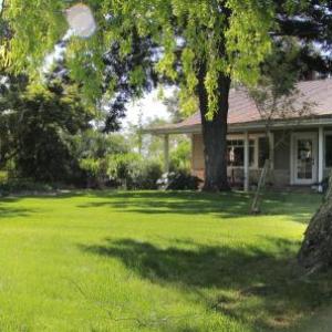 Cottages on Armstrong