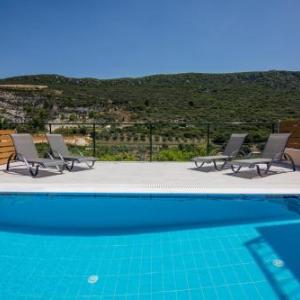 Villa Elpida at Minies