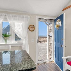 Oceanview Hideaway with Private Beach Access