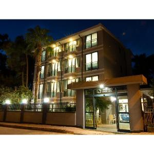 OPERA SUITES Apart Hotel