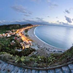 Property with 3 bedrooms in Milazzo with balcony and WiFi 4 km from the beach