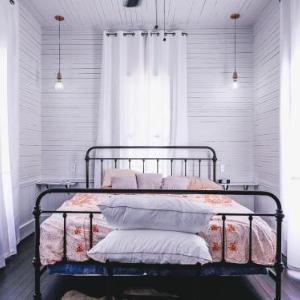 Lockhart Hotels Deals At The 1 Hotel In Tx Ellison House