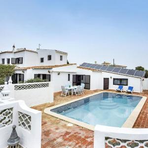4 Bed Villa Pool & Tennis Court in Carvoeiro