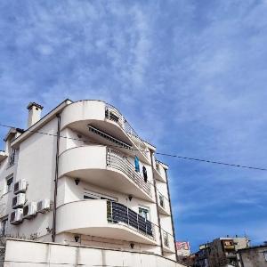 Apartments with parking space Split - 22796
