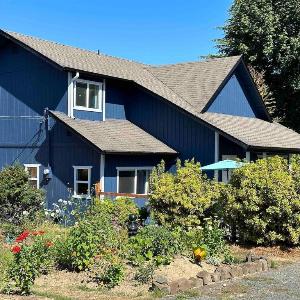 Delightful family-friendly home in the heart of WA