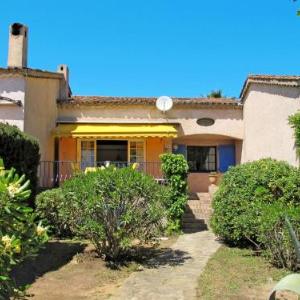 Holiday Home La Maison bleue - GRI145