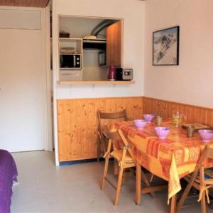 Studio Montagne 4 Couchages à Vars Les Claux - Près des Pistes Balcon et Parking Privé - FR-1-330B-4