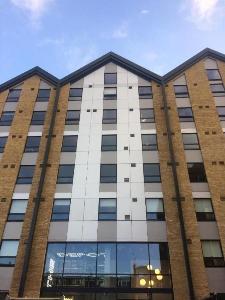 Brand New Modern Rooms, Studios & Apartments - SK, Exeter