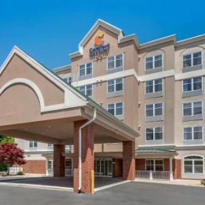 Hotels near Virginia Wesleyan College - Comfort Inn & Suites Virginia Beach - Norfolk Airport