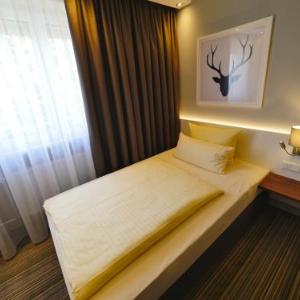 Hotels near Kia Metropol Arena Nuremberg - Hotel Westend