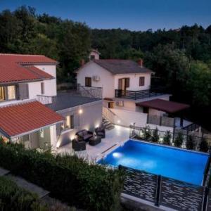 Luxury Villa Future with heated pool