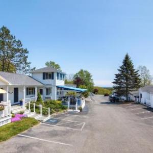 Hotels near Savage Oakes Vineyard and Winery - Glen Cove Inn & Suites Rockport
