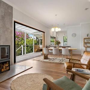 Fuller Holidays - Daisy's Beach House - Burns St Byron Town