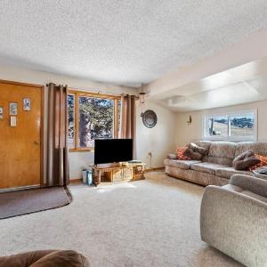 Farmhouse Ranchette - Horses Welcome