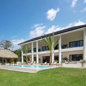 Villa Escondida by Lumina