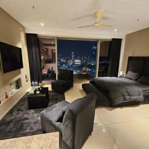 Luxury Studios Key 9