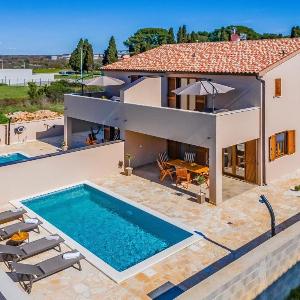 Family villa with pool wellness