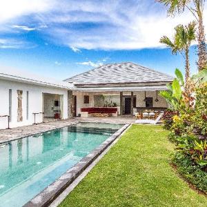 Villa Saha Elegant 3BR Pool Oasis Seminyak