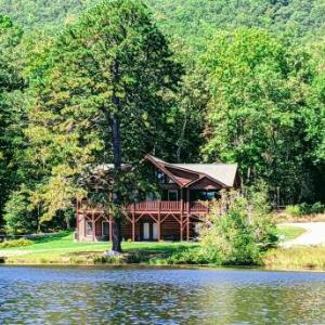 New Listing! Lakefront Log Home With Large Balcony Home