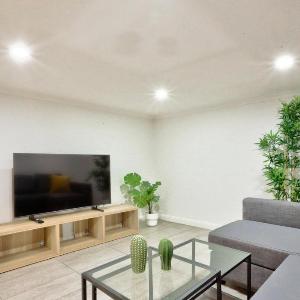 Good for Family 3 Bedroom House Darlinghurst with 2 E-Bikes Included