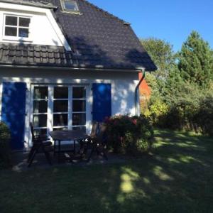 Haus Zeesenboot Ferienwohnung Luv