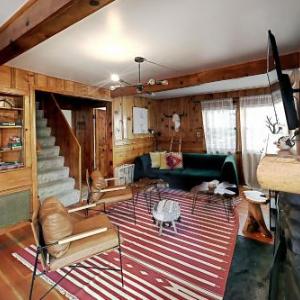 New Listing! Moonridge Maltby Cabin With Hot Tub Cabin