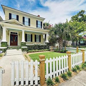 New Listing! Hip Retreat: 1 Mile To Forsyth Park Home