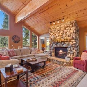 New Listing! Tahoe Donner Ski Chalet With Hot Tub Home