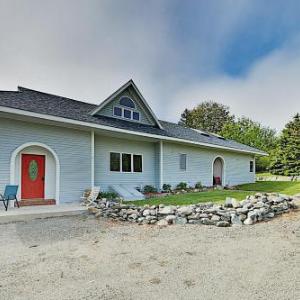 New Listing! Spacious Country Home With Water Views Home