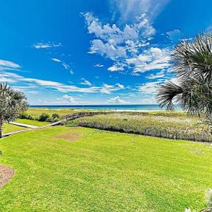 New Listing! Beachfront Gem With Pools & Docks Condo