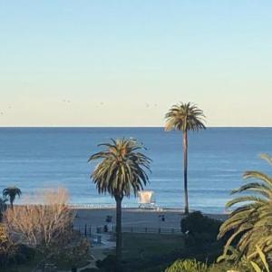 Hotels near The Sound Del Mar - Moonlight Beach Motel