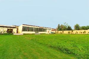 SPOT ON 42401 hotel Divine farm, Aligarh