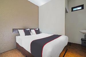 OYO 1898 Louise Place, Sukabumi