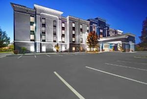 Hampton Inn & Suites by Hilton Syracuse Dewitt, Syracuse
